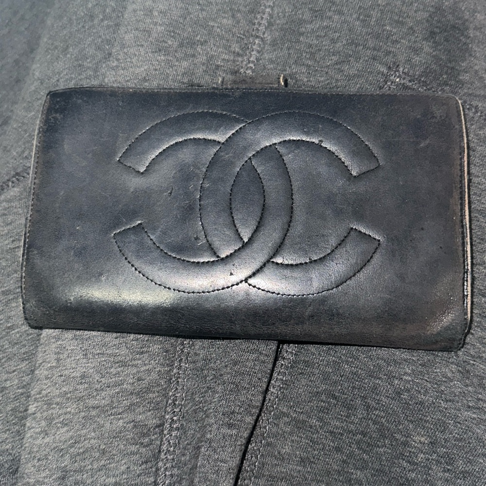 Chanel long vintage bifold smooth black leather wallet damaged
